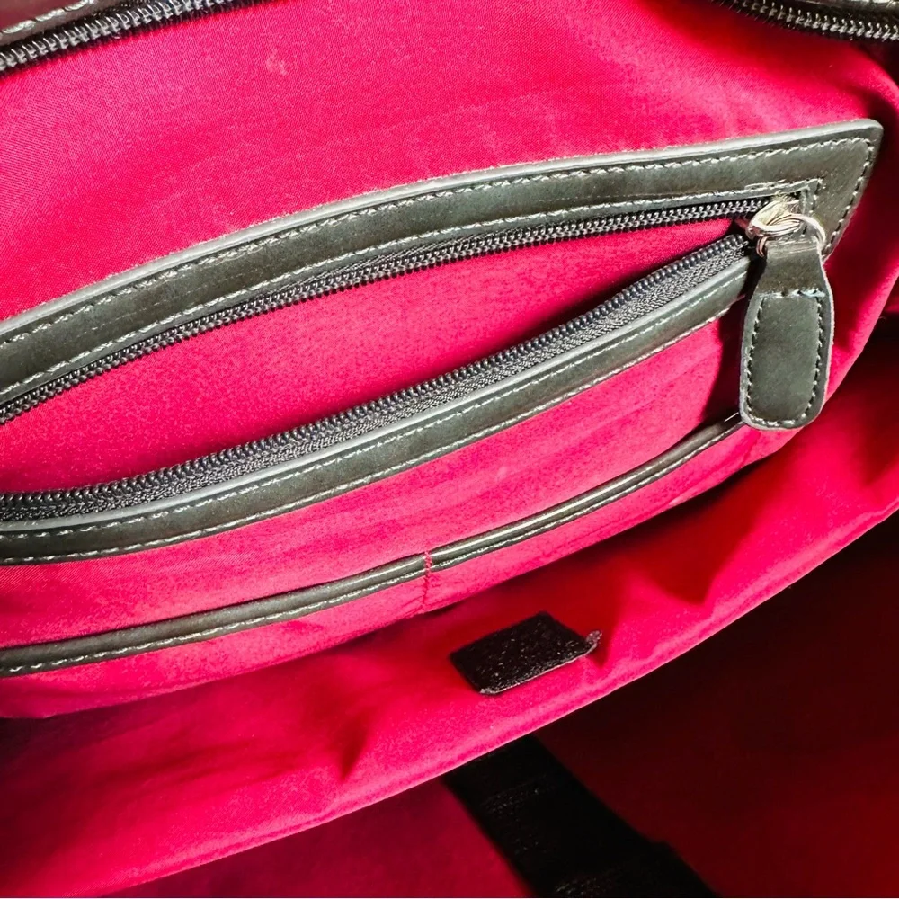 ADRIENNE VITTADINI OLIVE GREEN TOTE LAPTOP PATENT FAUX LEATHER BAG GREAT COND - Picture 2 of 10